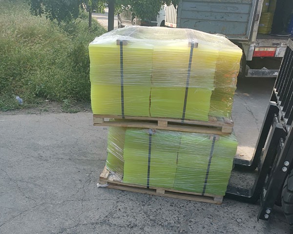 Traitement des feuilles de polyuréthane antistatique