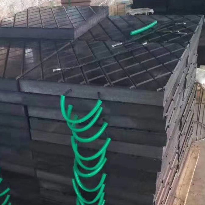 Patins de stabilisateur de grue mobile