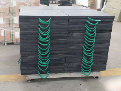 Patins de stabilisateur de grue