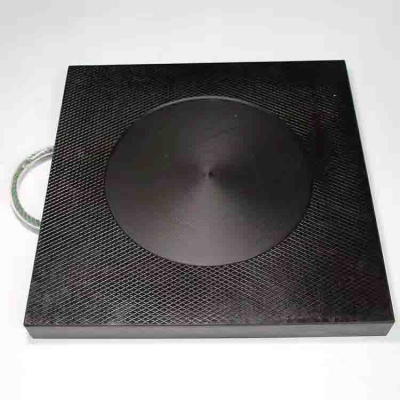 Tapis composites pour stabilisateurs de grue