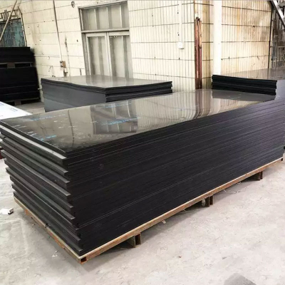 Feuille de polyéthylène contenant du bore