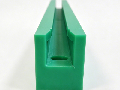 Profil de guide-chaîne en plastique