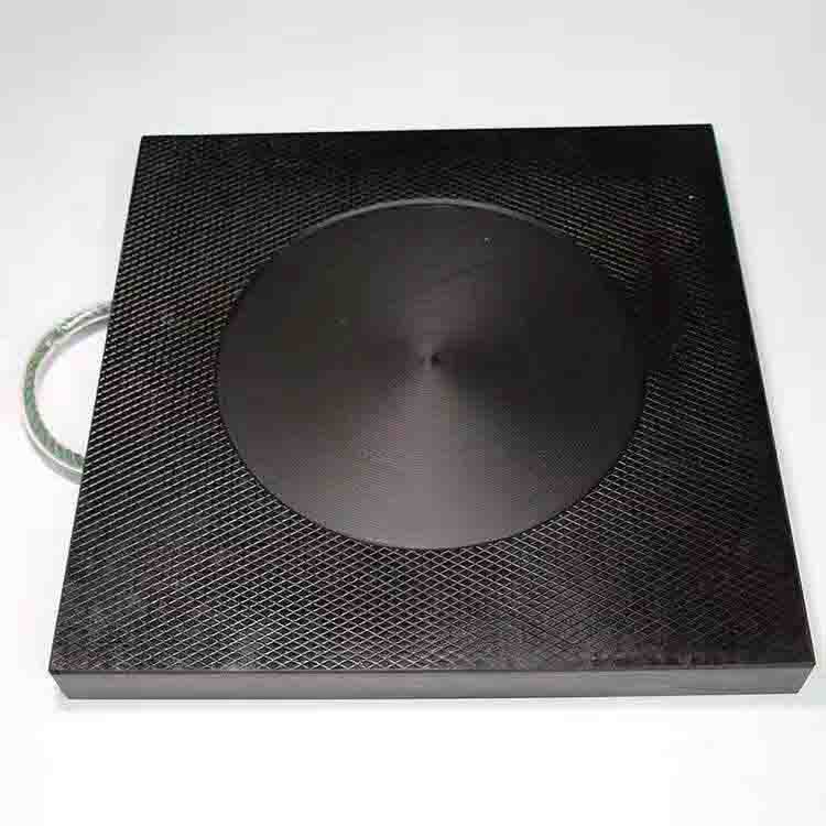 Tapis composites pour stabilisateurs de grue Tapis composites pour stabilisateurs de grue